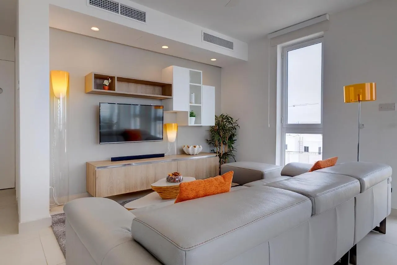 Stunning Apartment In A Central Location With Views Ta Xbiex 0*,